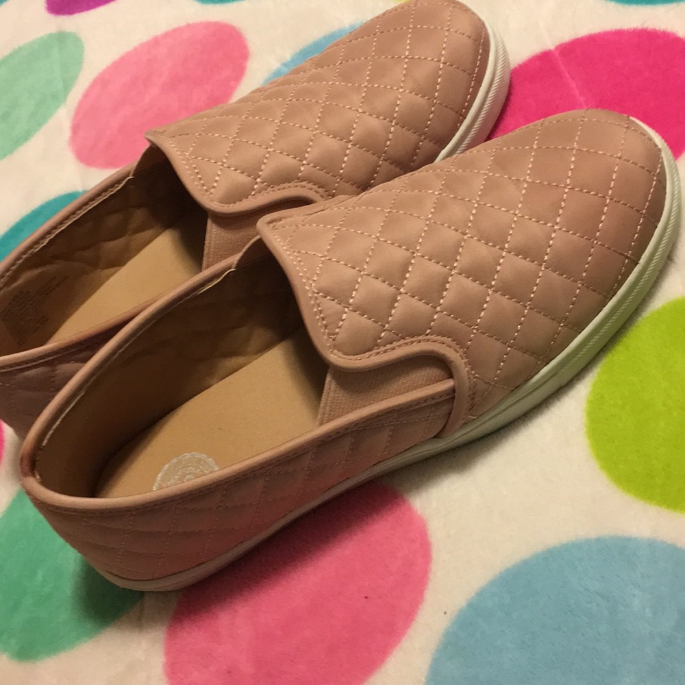 Pink shoes!! - Picture 2 of 4